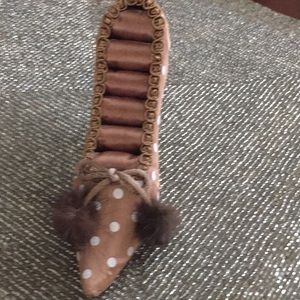 Ring holder miniature high heel with fur tassels